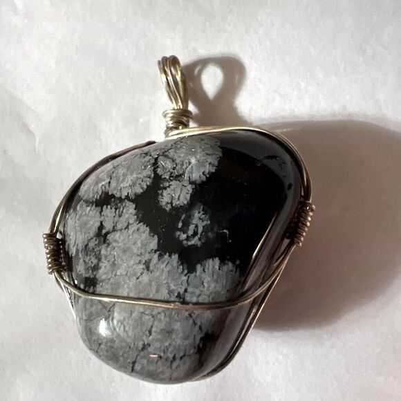 Black & Gray Snowflake Obsidian Pendant w/ Plastic Bracelet & Drop Earrings Set - Picture 11 of 16